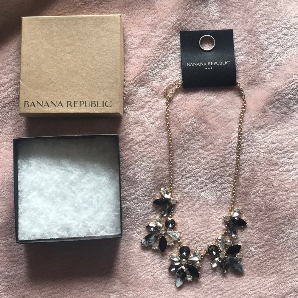Marble accent necklace